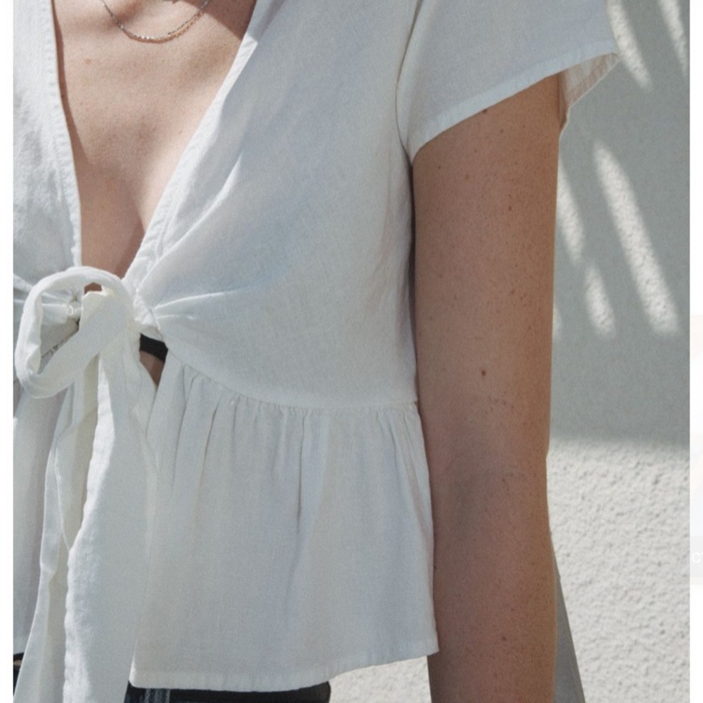 Brandy Melville tie front top